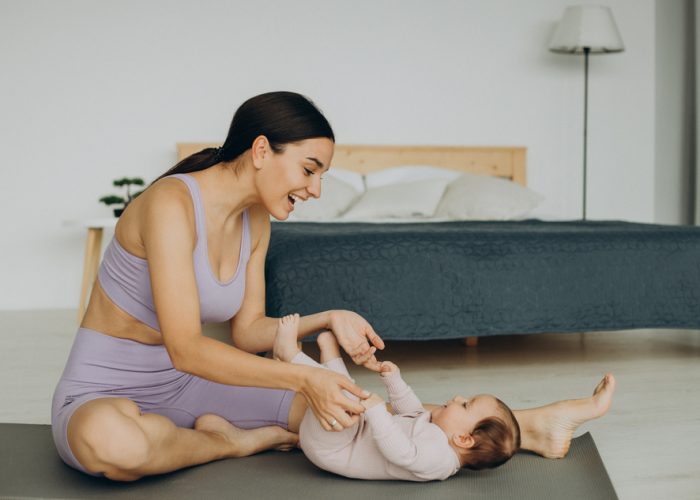 Baby-yoga yogakids avec L'Ame et l'Autre de Noélie Heinrich. A domicile ou sur Montargis, Amilly, Orléans, 45 77 89 coordination éveil schéma corporel émotions rythme