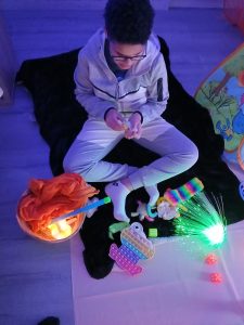 Snoezelen avec L'Ame et l'Autre de Noélie Heinrich. A domicile ou sur Montargis, Amilly, Orléans, 45 77 89 Découverte des 5 sens canalyser les émotions bébés enfants