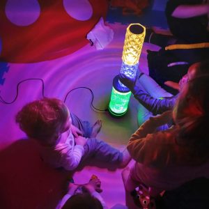 Snoezelen avec L'Ame et l'Autre de Noélie Heinrich. A domicile ou sur Montargis, Amilly, Orléans, 45 77 89 Découverte des 5 sens canalyser les émotions bébés enfants