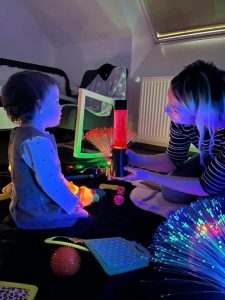 Snoezelen avec L'Ame et l'Autre de Noélie Heinrich. A domicile ou sur Montargis, Amilly, Orléans, 45 77 89 Découverte des 5 sens canalyser les émotions bébés enfants